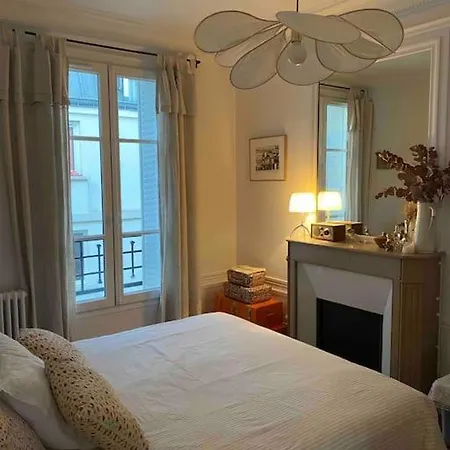 Apartment Typique Parisien