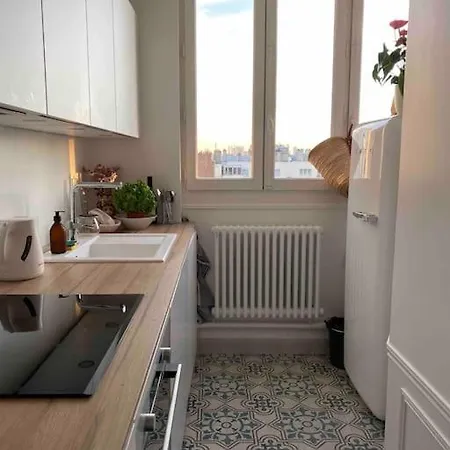 Apartment Typique Parisien