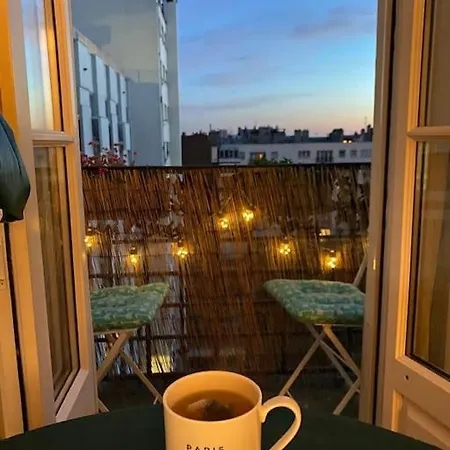 Typique Parisien Lägenhet